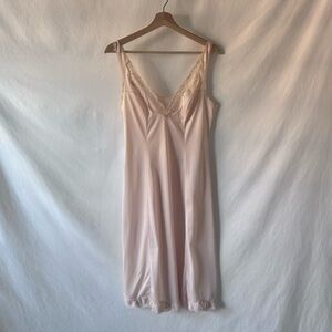 Vintage Formfit “The Rich Girl” Slip Dress Blush Lace 60s 70s Size 12 Long